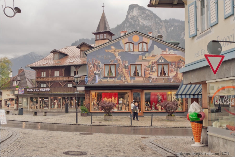 What does a painted Alpine village look like