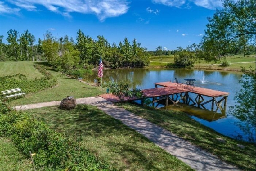 What does an underground house in Texas worth two million dollars look like