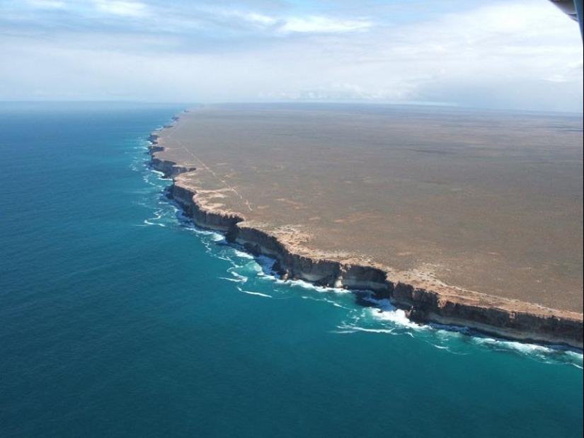 What does the edge of the earth look like