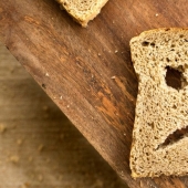 What happens if you eat bread with mold