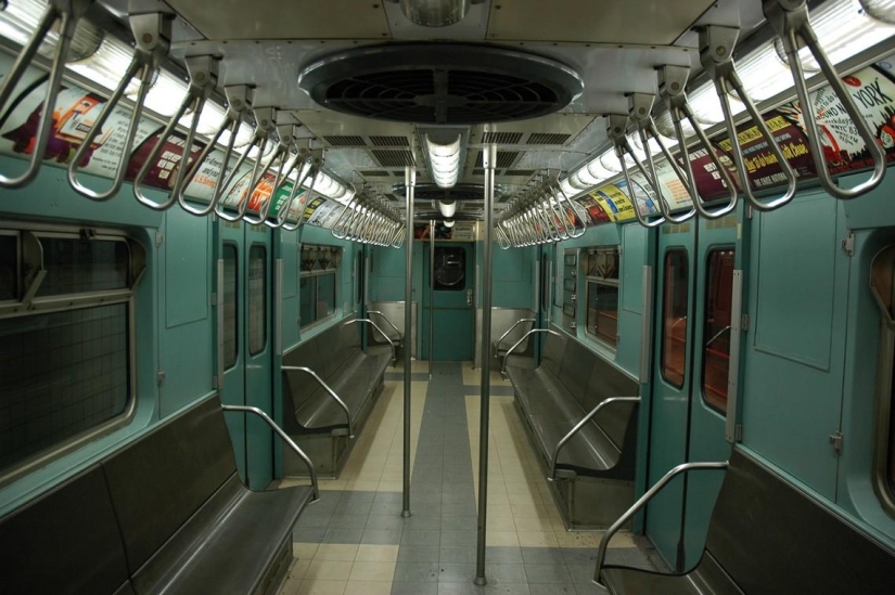 What metro cars of different countries and eras look like