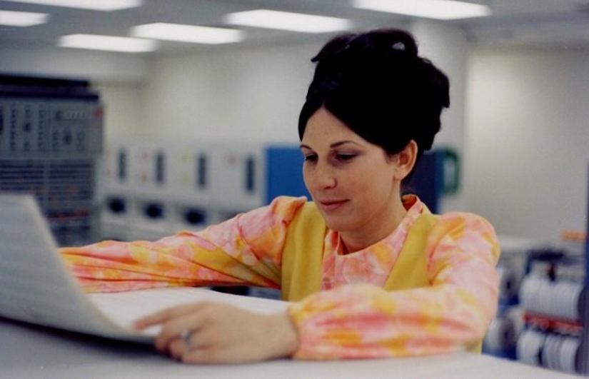 What office workers looked like in the 1960s