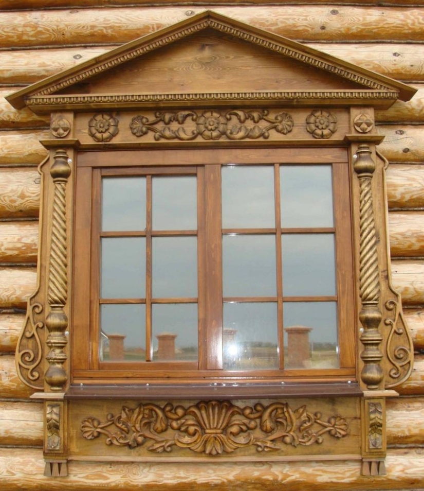 What the window frames of Russian houses tell about: symbolism in wooden architecture