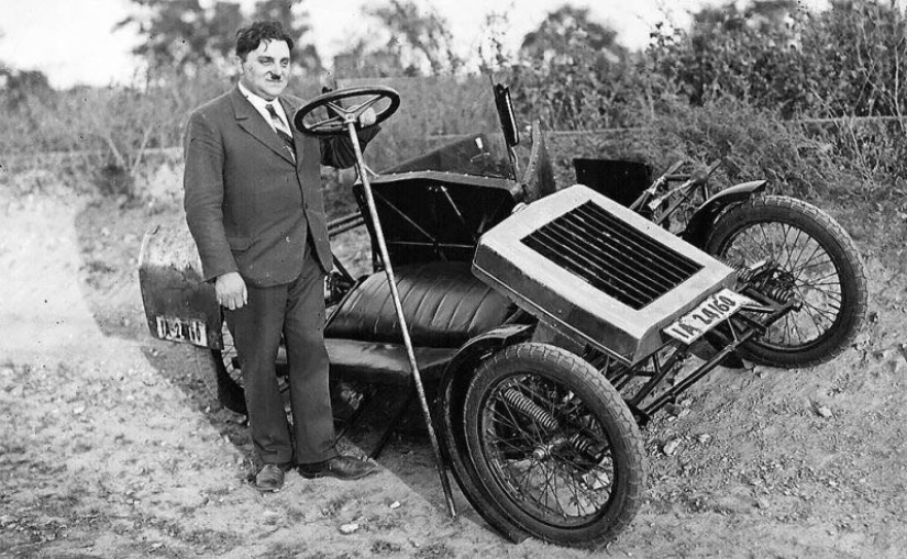 What the Zaschka Three Wheeler, the world's first folding car, looked like