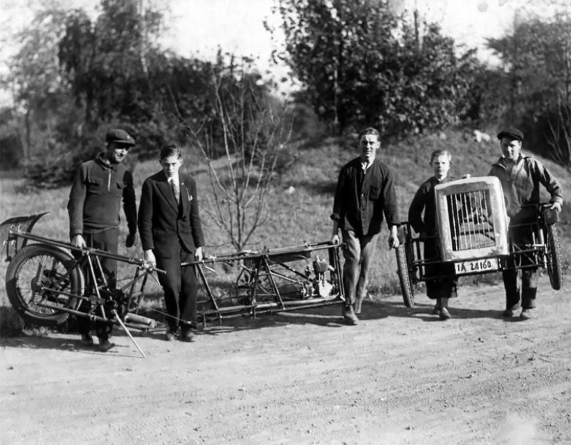 What the Zaschka Three Wheeler, the world's first folding car, looked like