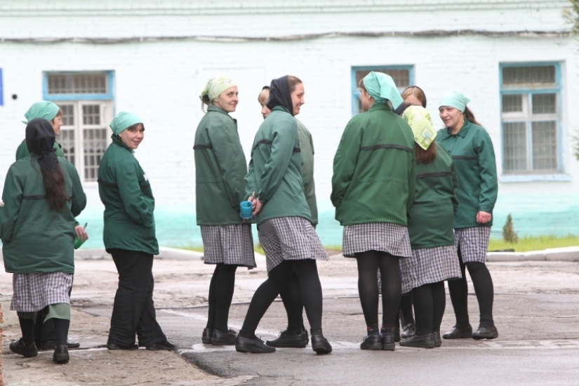 Who are "family women" and "bychkoski" — the jargon of Russian women's prisons