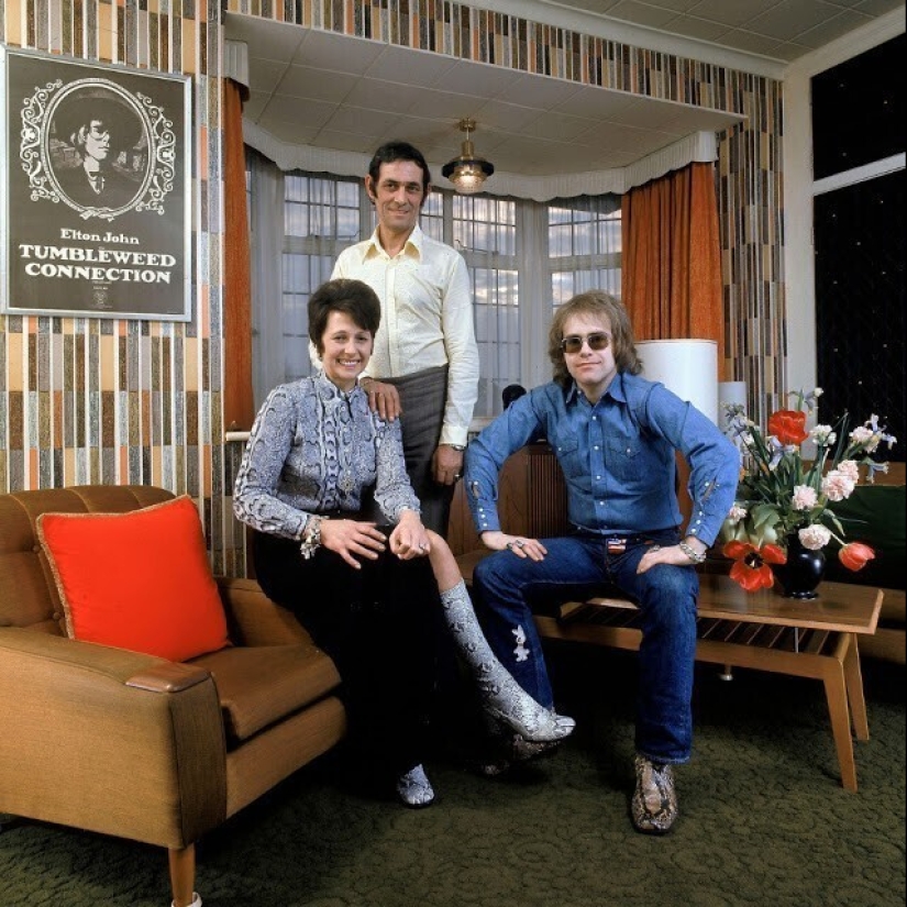 Who are you born into? Elton John and his Parents