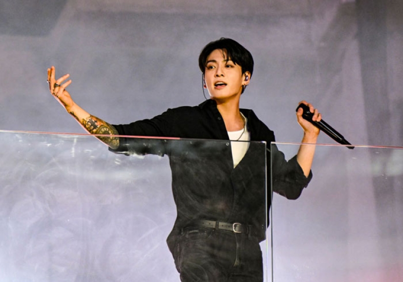 Who Is The Most Famous Person In The World? Meet 15 Global Icons - Pictolic