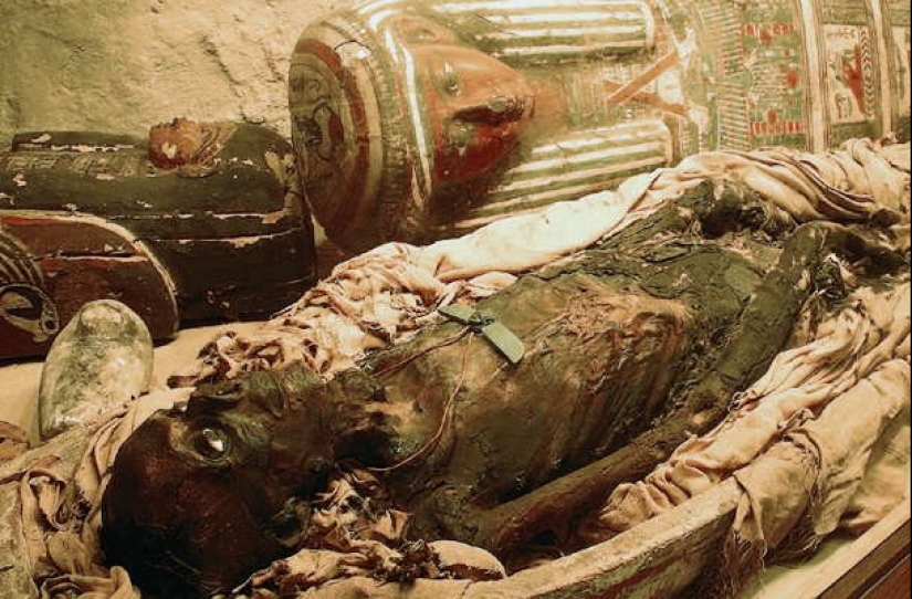 Why did Europeans eat Egyptian mummies during the Middle Ages