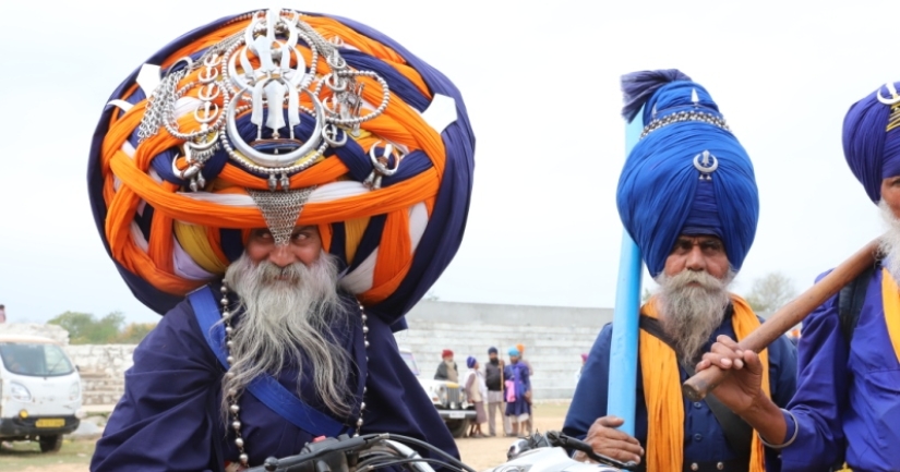 Why do the people of India wear a turban? We reveal the secret of a spectacular headdress