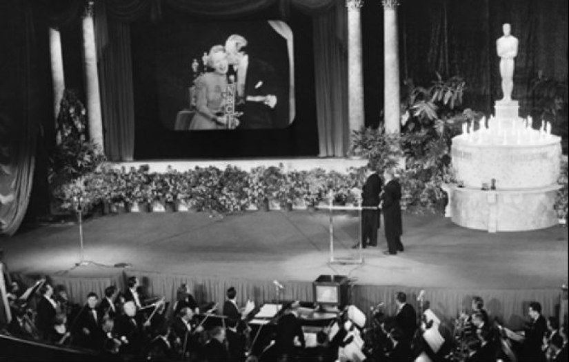 Why Hollywood doesn&#39;t like to remember the first ever Oscar winner