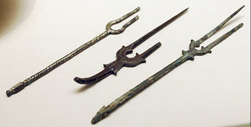 Why in the Middle Ages the church called the fork a "diabolical invention"