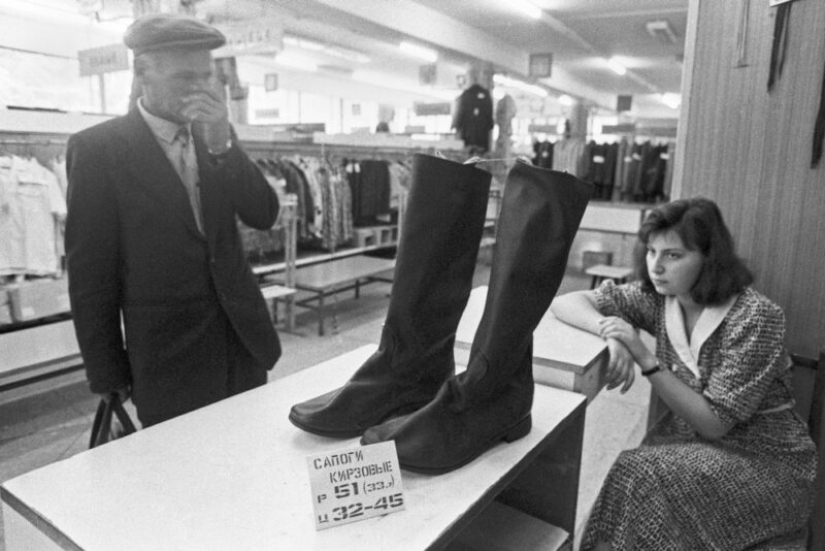 Why unsightly "boots" became the most popular shoes in the USSR