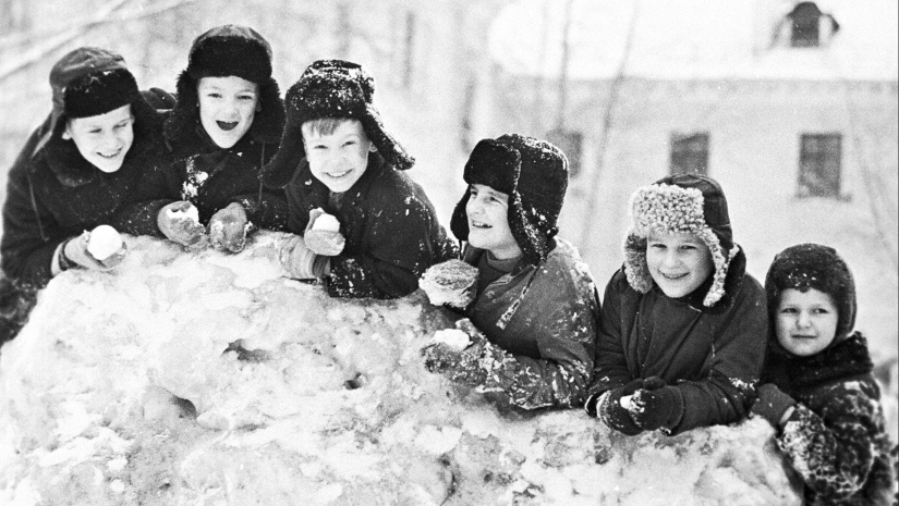 Winter in Soviet retro photos