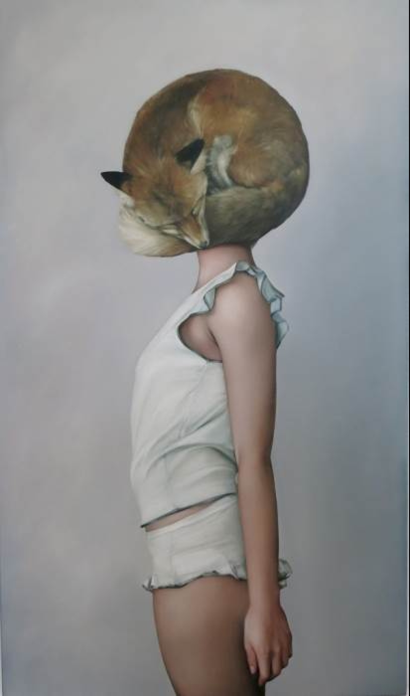 Women, flowers and animals: an amazing symbiosis in the paintings of Amy Judd