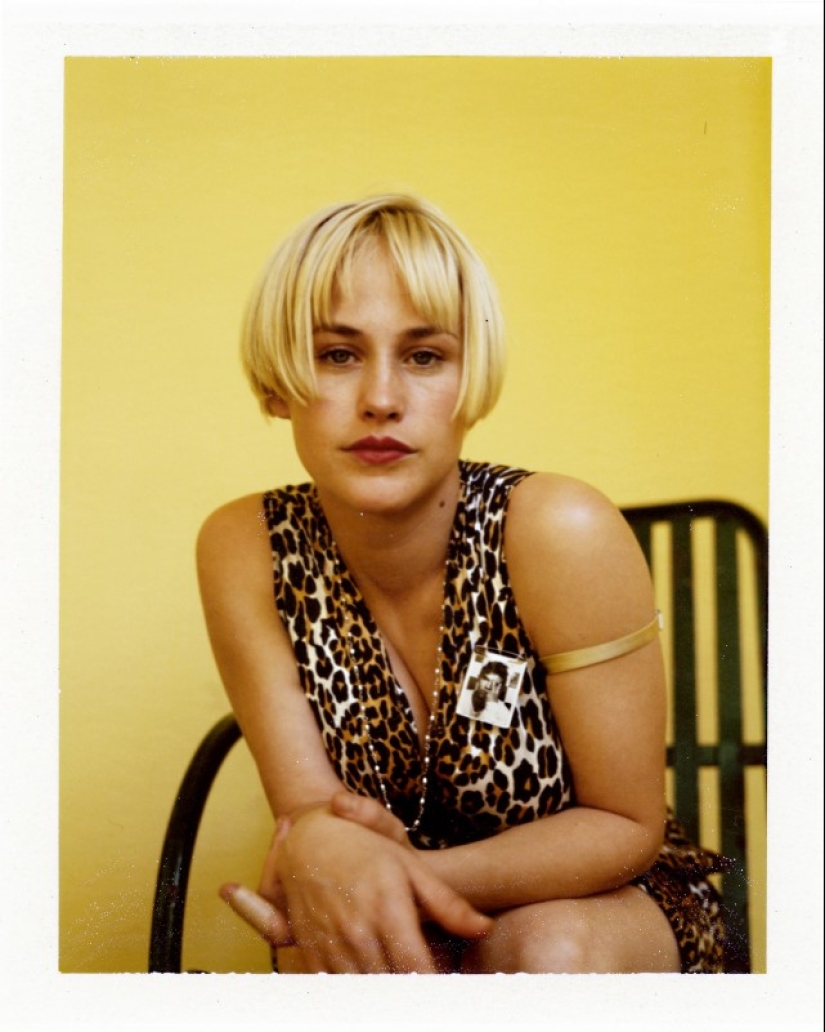 Women in atmospheric polaroids of the 1990s