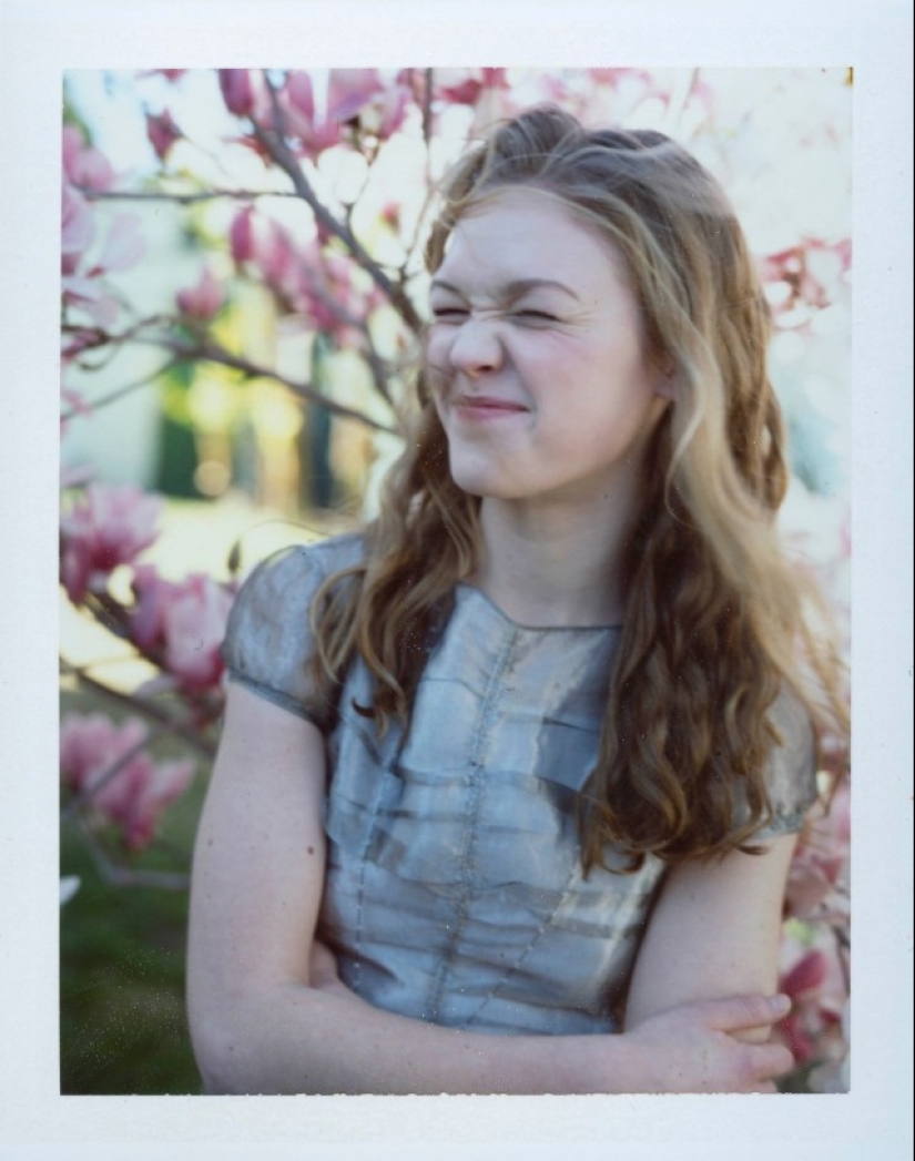 Women in atmospheric polaroids of the 1990s