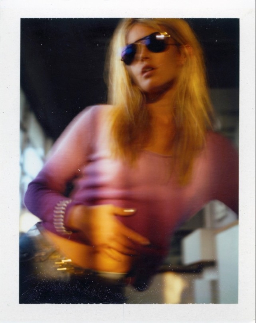 Women in atmospheric polaroids of the 1990s