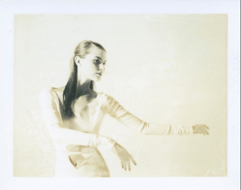 Women in atmospheric polaroids of the 1990s