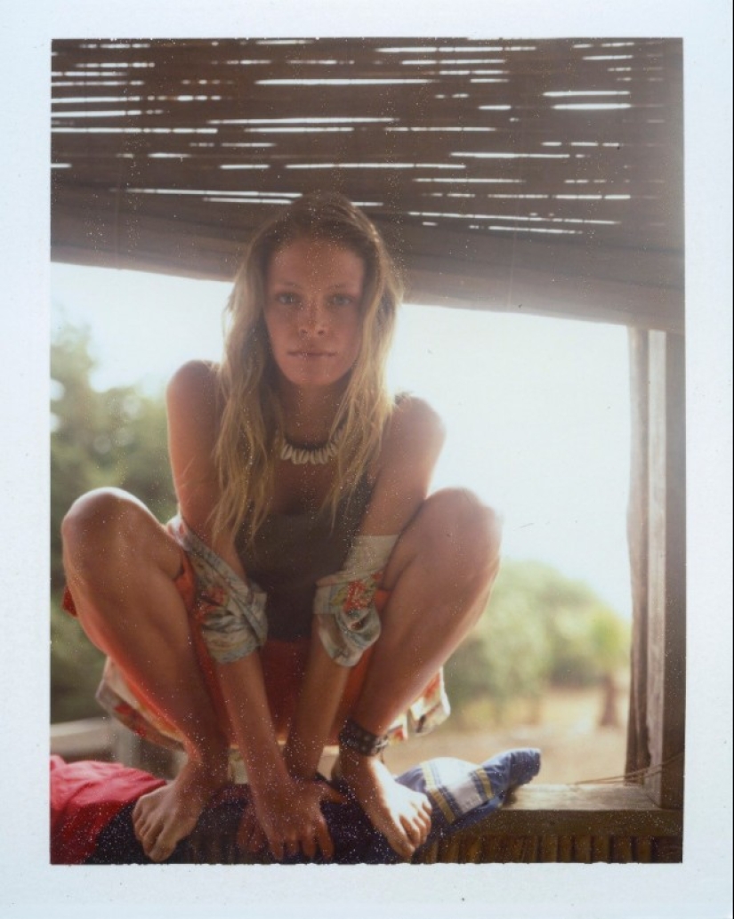 Women in atmospheric polaroids of the 1990s