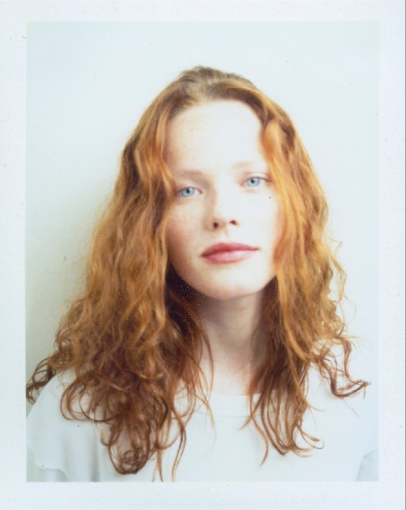 Women in atmospheric polaroids of the 1990s