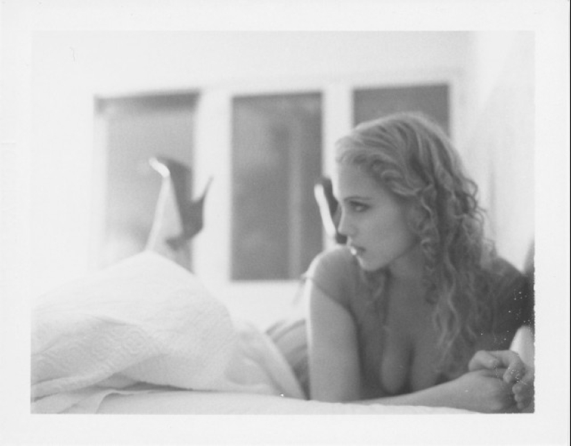 Women in atmospheric polaroids of the 1990s