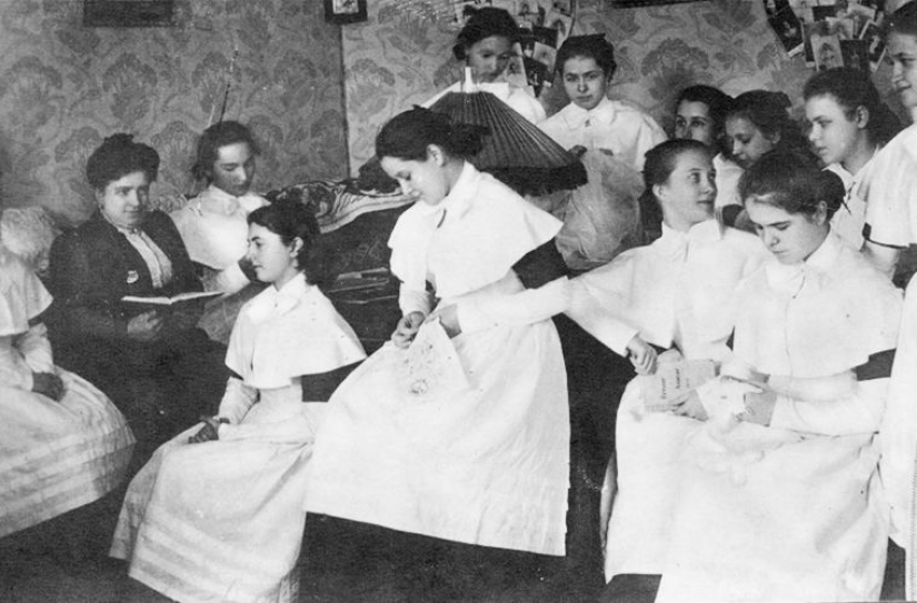 Women's education in Tsarist Russia: how was organized the Institute for noble maidens