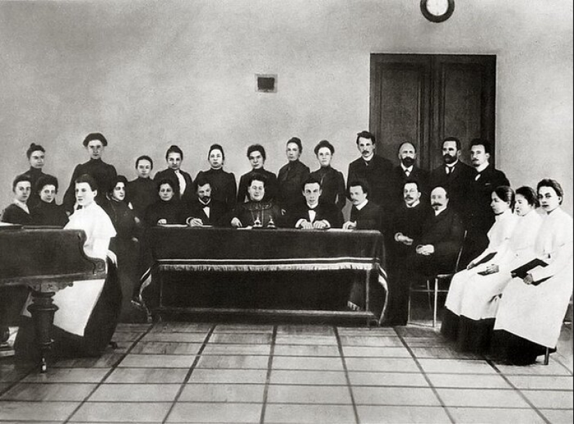 Women's education in Tsarist Russia: how was organized the Institute for noble maidens