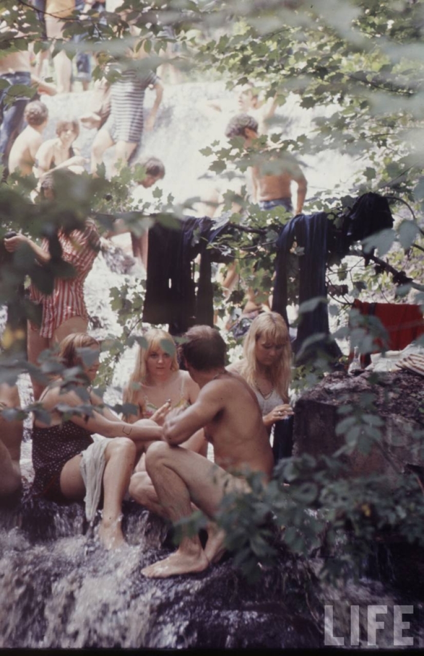 "Woodstock" in 1969 in pictures of LIFE magazine