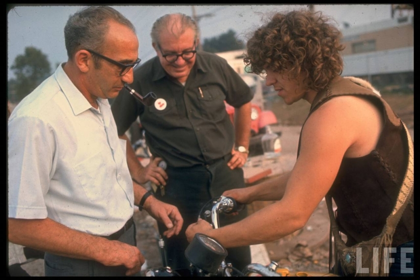 "Woodstock" in 1969 in pictures of LIFE magazine