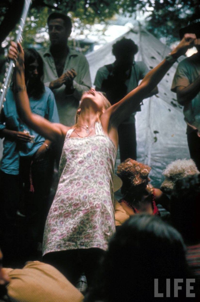 "Woodstock" in 1969 in pictures of LIFE magazine