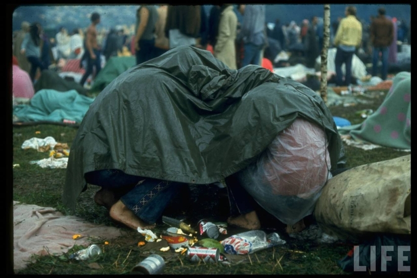 "Woodstock" in 1969 in pictures of LIFE magazine