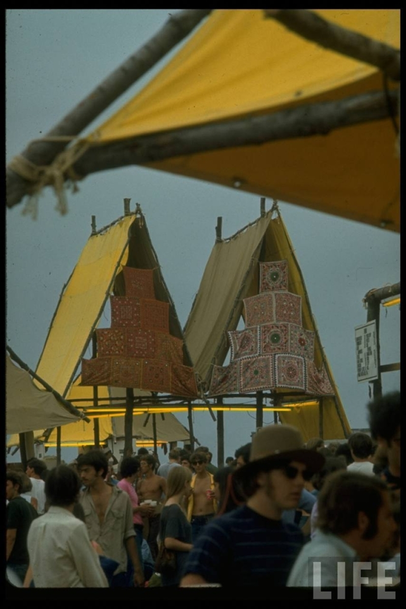 "Woodstock" in 1969 in pictures of LIFE magazine