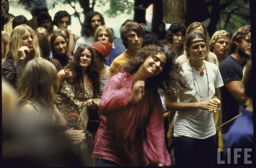 "Woodstock" in 1969 in pictures of LIFE magazine