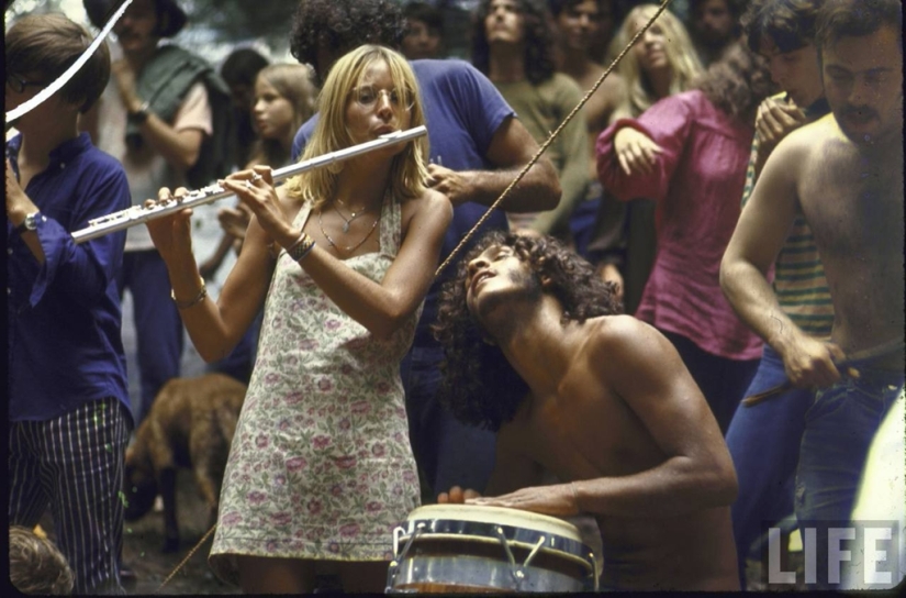 "Woodstock" in 1969 in pictures of LIFE magazine