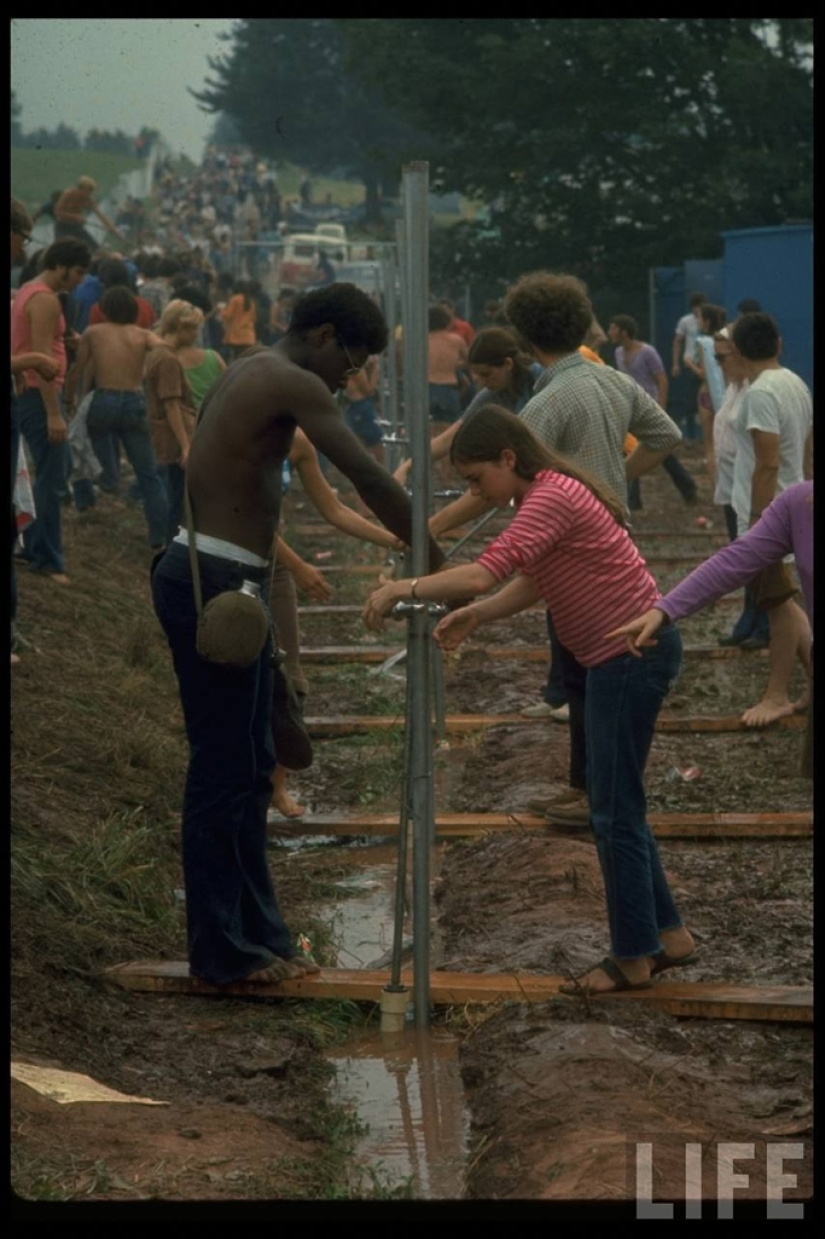 "Woodstock" in 1969 in pictures of LIFE magazine