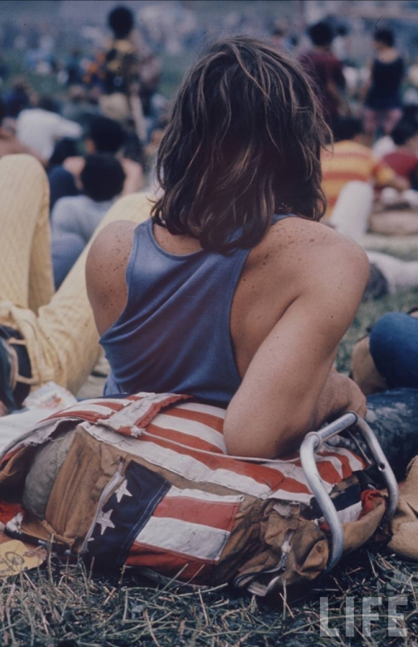 "Woodstock" in 1969 in pictures of LIFE magazine