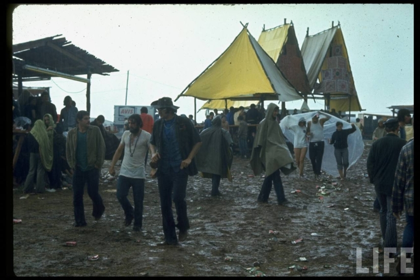 "Woodstock" in 1969 in pictures of LIFE magazine