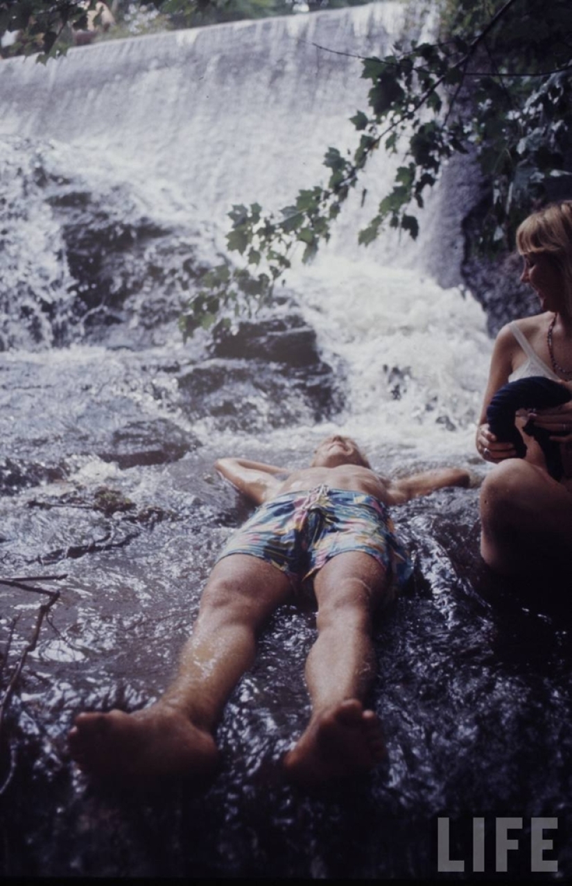 "Woodstock" in 1969 in pictures of LIFE magazine