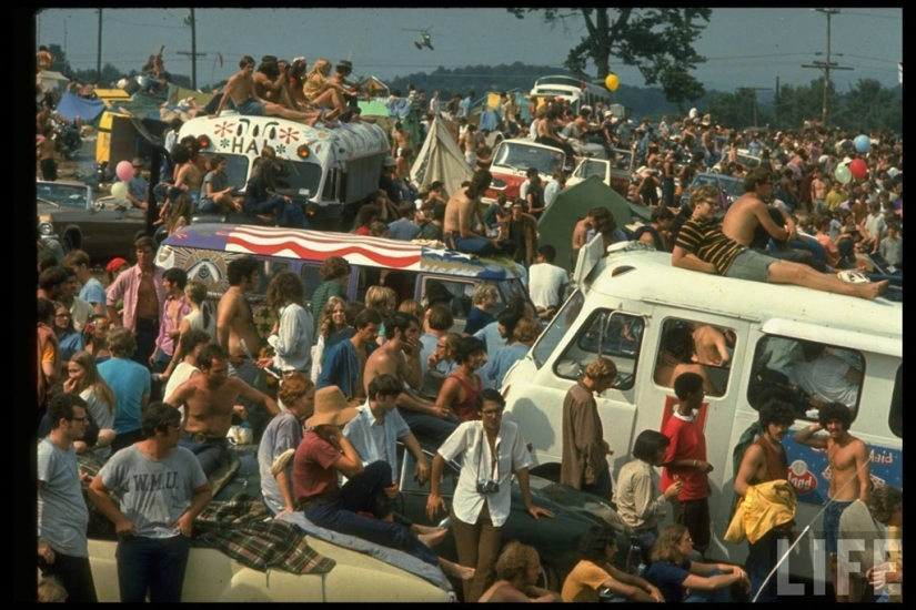 "Woodstock" in 1969 in pictures of LIFE magazine