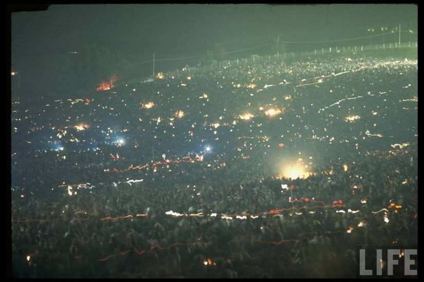 "Woodstock" in 1969 in pictures of LIFE magazine