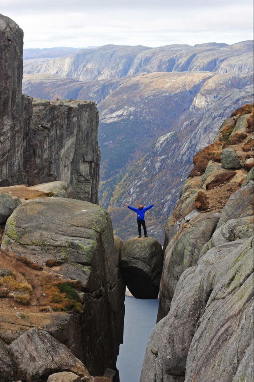 Would you dare to stand on Kjeragbolten?