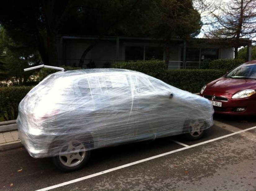 Yes, who gave you a license: 12 examples of how drivers who can't park were taught a lesson