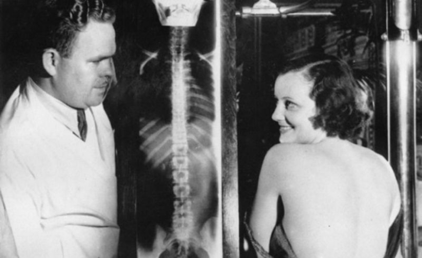 You can see right through the story: the first patients on X-ray