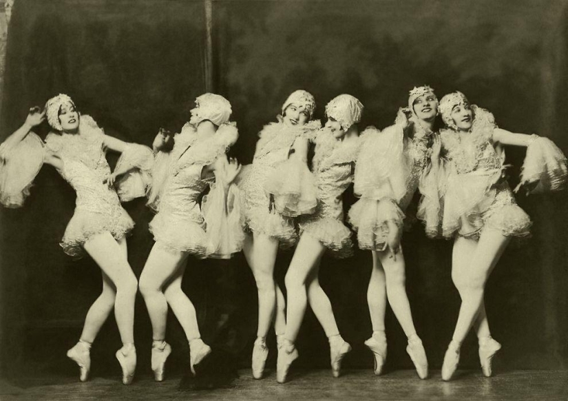 "Ziegfeld Girls": the sexiest Broadway actresses of the 1920s