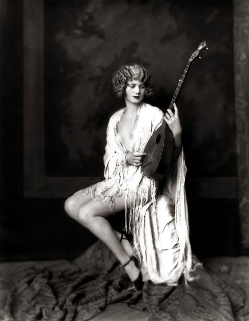 "Ziegfeld Girls": the sexiest Broadway actresses of the 1920s