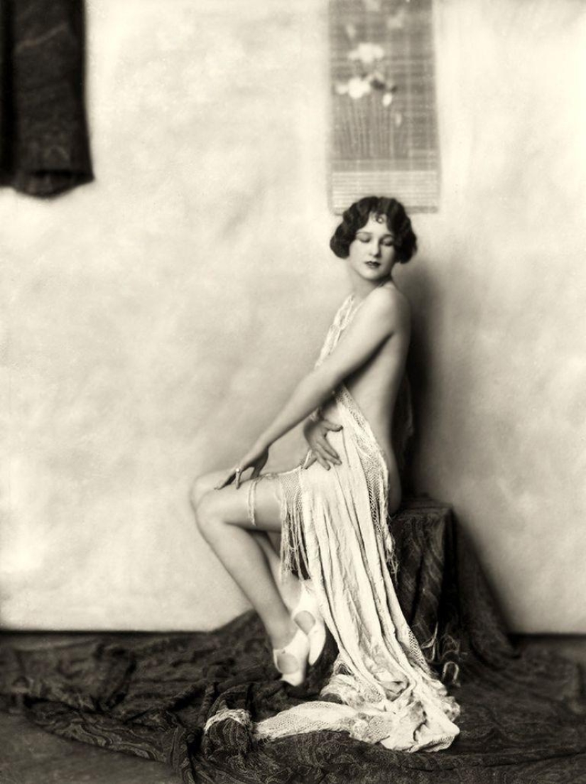 "Ziegfeld Girls": the sexiest Broadway actresses of the 1920s