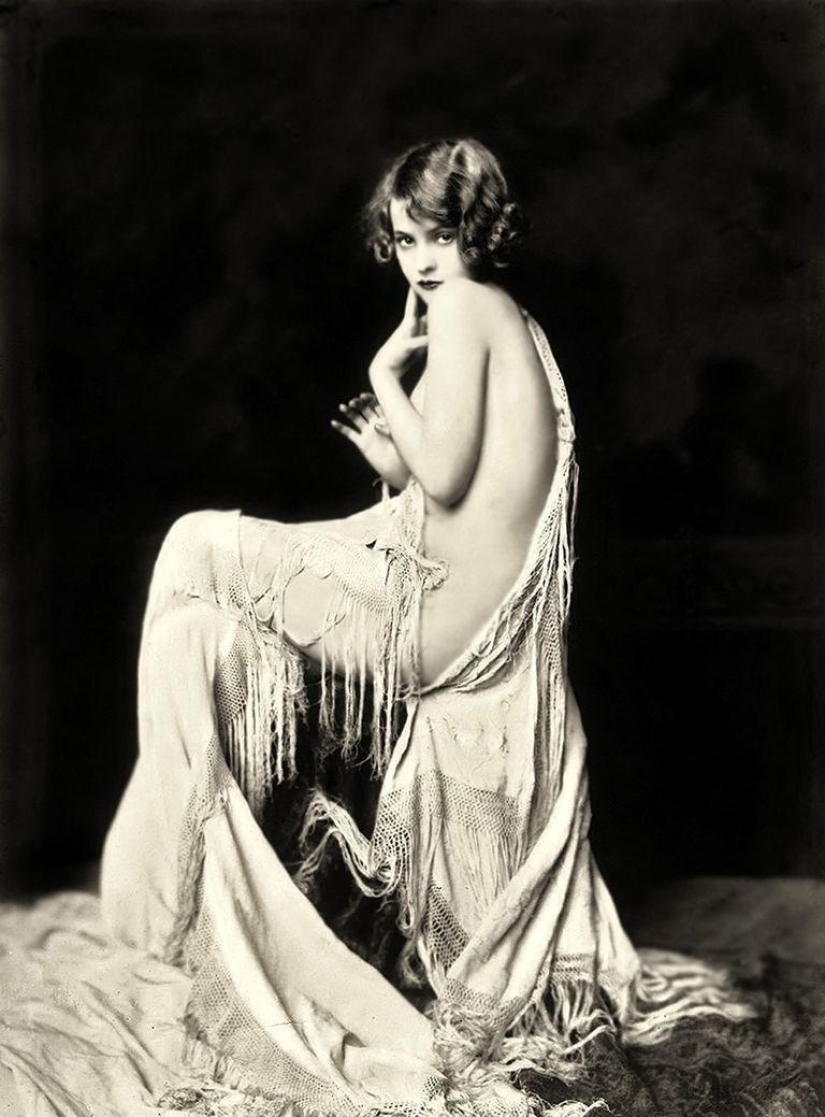 "Ziegfeld Girls": the sexiest Broadway actresses of the 1920s