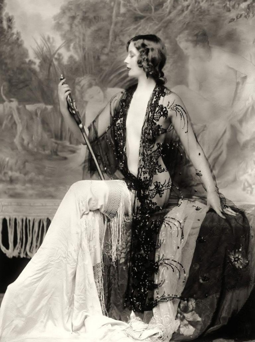 "Ziegfeld Girls": the sexiest Broadway actresses of the 1920s