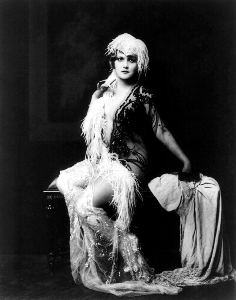 "Ziegfeld Girls": the sexiest Broadway actresses of the 1920s